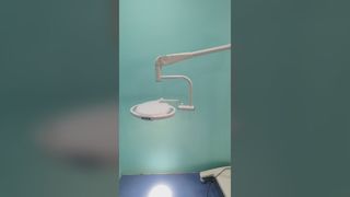 BR-OT300L LED-Operationsleuchte mit mobilem Stativ